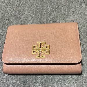 Tory burch wallet on chain